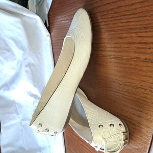 a.n.a size 10 M bone flats
